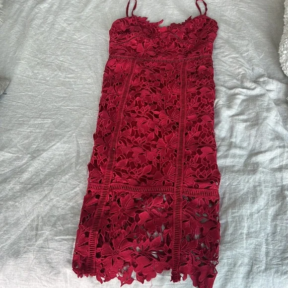 Red dress, perfect for wedding - Picture 3 of 5